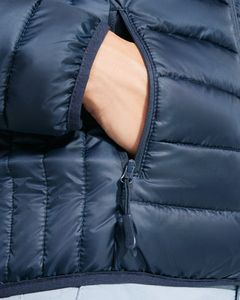 Roly RA5091 - Damen Federleicht Kapuzenjacke mit Kontrastfutter