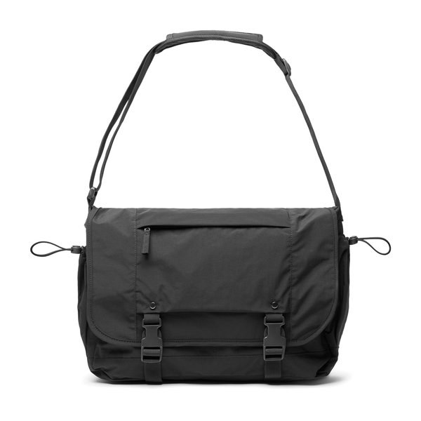 XD Xclusive P732.14 - KENTO URBAN Messenger-Tasche aus RCS-recyceltem Nylon, 15,6 Zoll